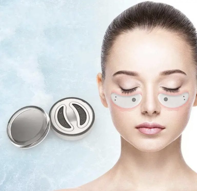 LED Light Therapy Device for Dark Circles: Reduces Puffiness and Revitalizes - Ma Lumière Rouge®